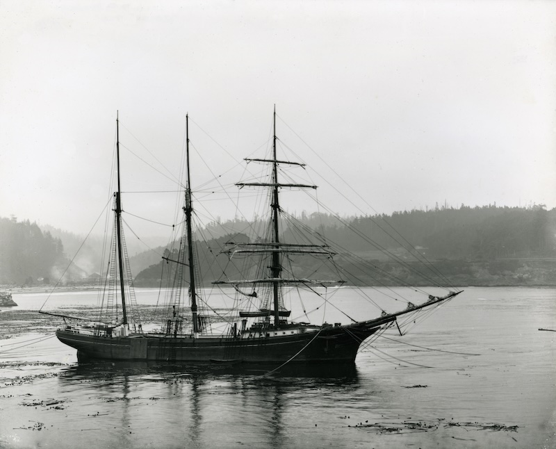 Three-masted sailing ship